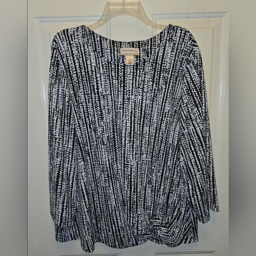Alfred Dunner Black and White Patterned Blouse